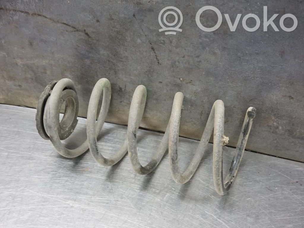 Opel Corsa D Sprężyna tylna 
