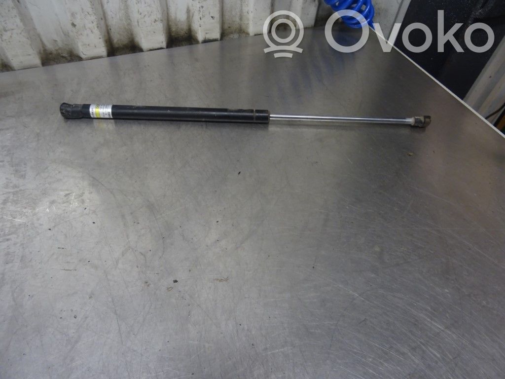 Volkswagen Golf IV Heckklappenstrebe 