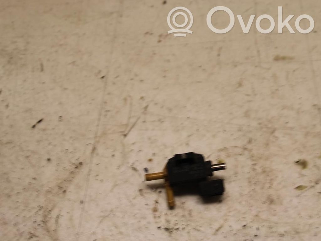 Volvo V60 Supapă vacuum 