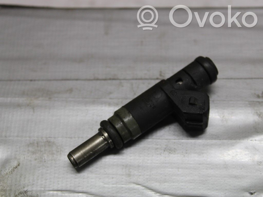 Inyector de combustible   13537506158,172994