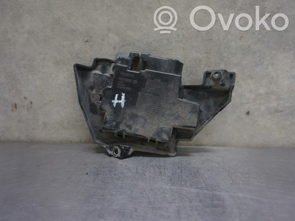 Volvo V60 Rear bumper mounting bracket 