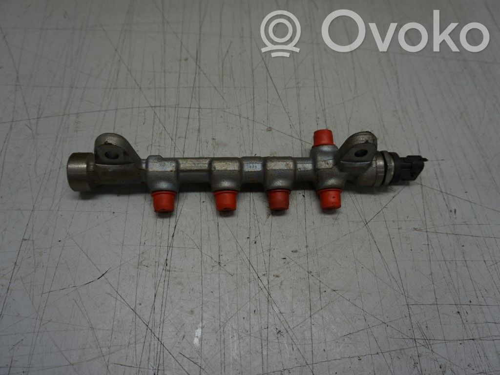 Opel Astra J Listwa wtryskowa 