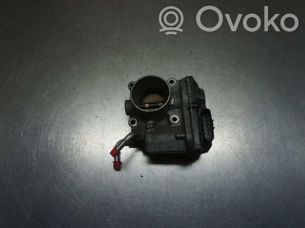 Toyota Corolla E120 E130 Droseļvārsts 