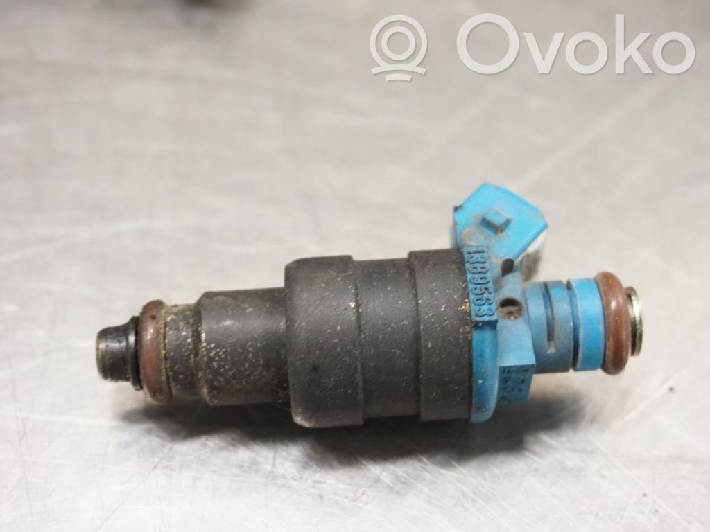 Volvo 850 Inyector de combustible 