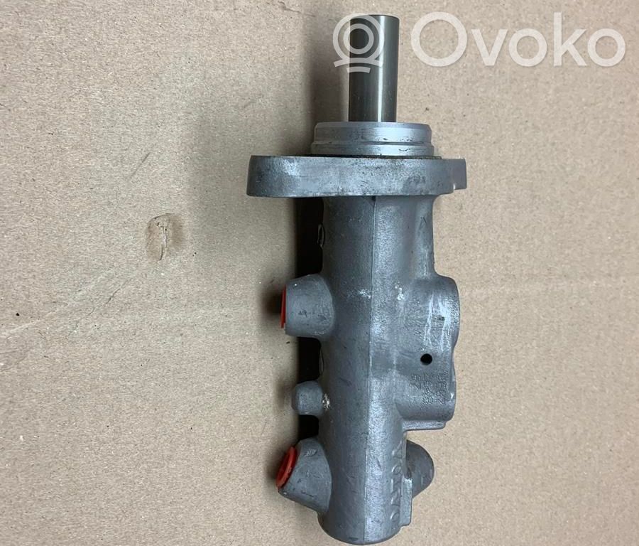 Volvo XC90 Główny cylinder hamulca 