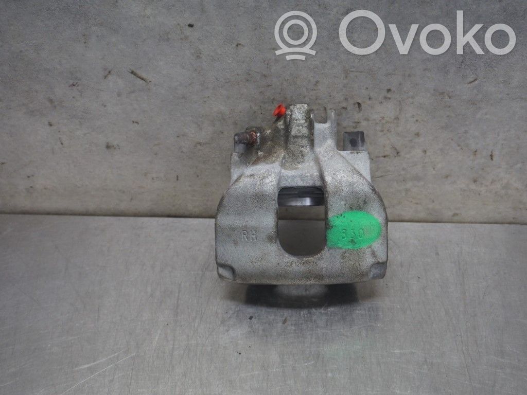Volvo XC70 Zacisk hamulcowy przedni 
