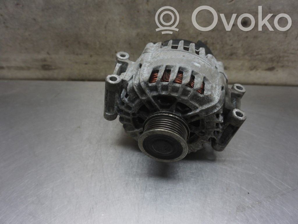 Volkswagen PASSAT B7 Generator/alternator 