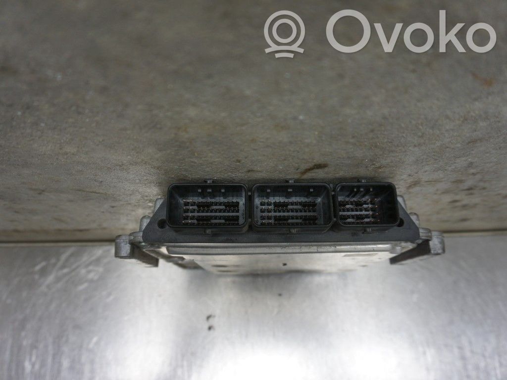 Unité de commande / module d'injection   93859341,N041161,0281012658