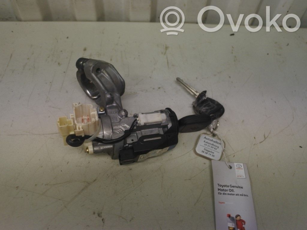 Toyota Corolla Verso E121 Stacyjka 