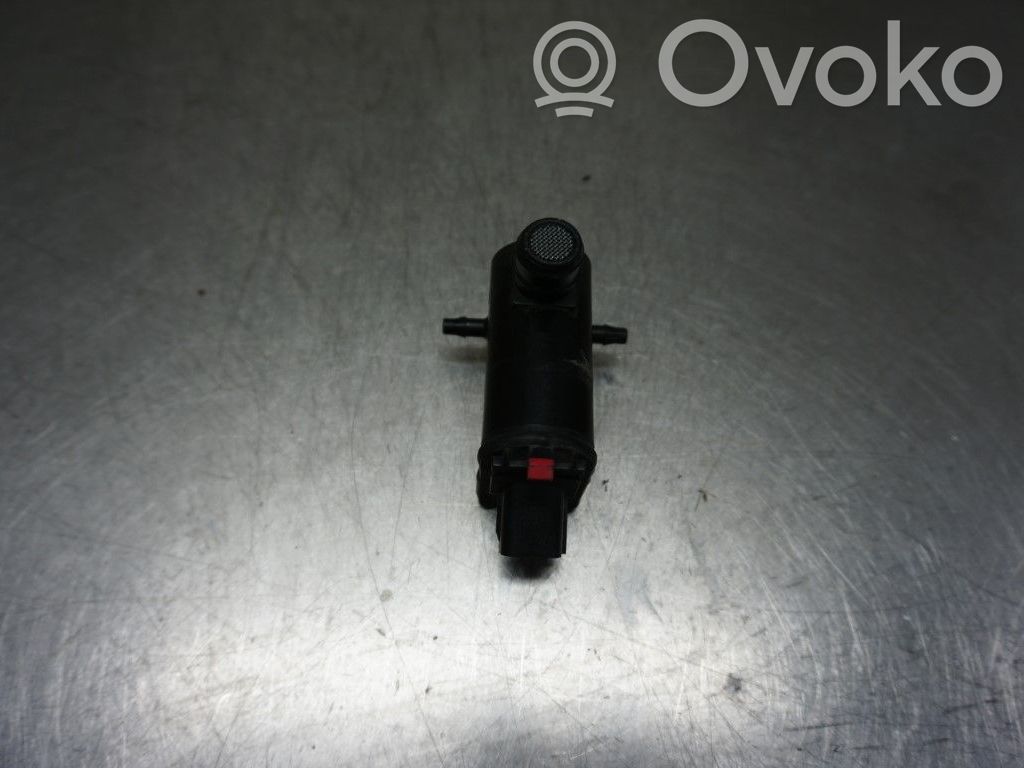 Hyundai i30 Windscreen/windshield washer pump 