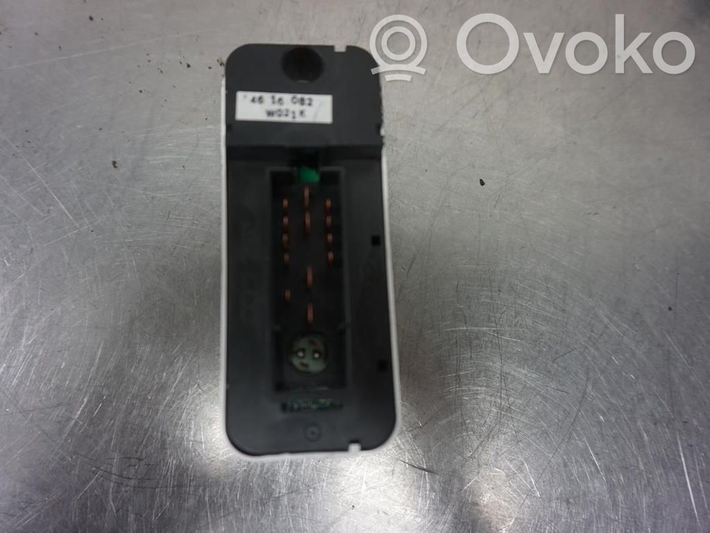 Electric window control switch   4616082,182649,4616082