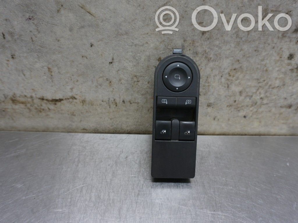 Opel Astra H Elektrinių langų jungtukas 