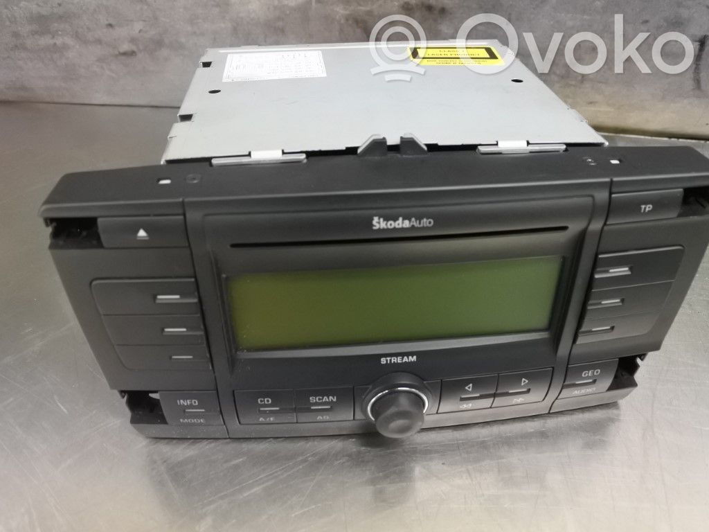 Panel / Radioodtwarzacz CD/DVD/GPS   AAO600002AX,195118,1Z0035161A