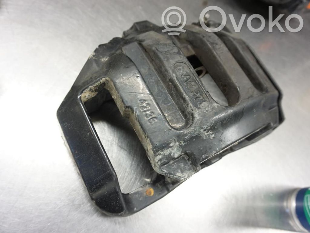 BMW 5 E60 E61 Передний суппорт 