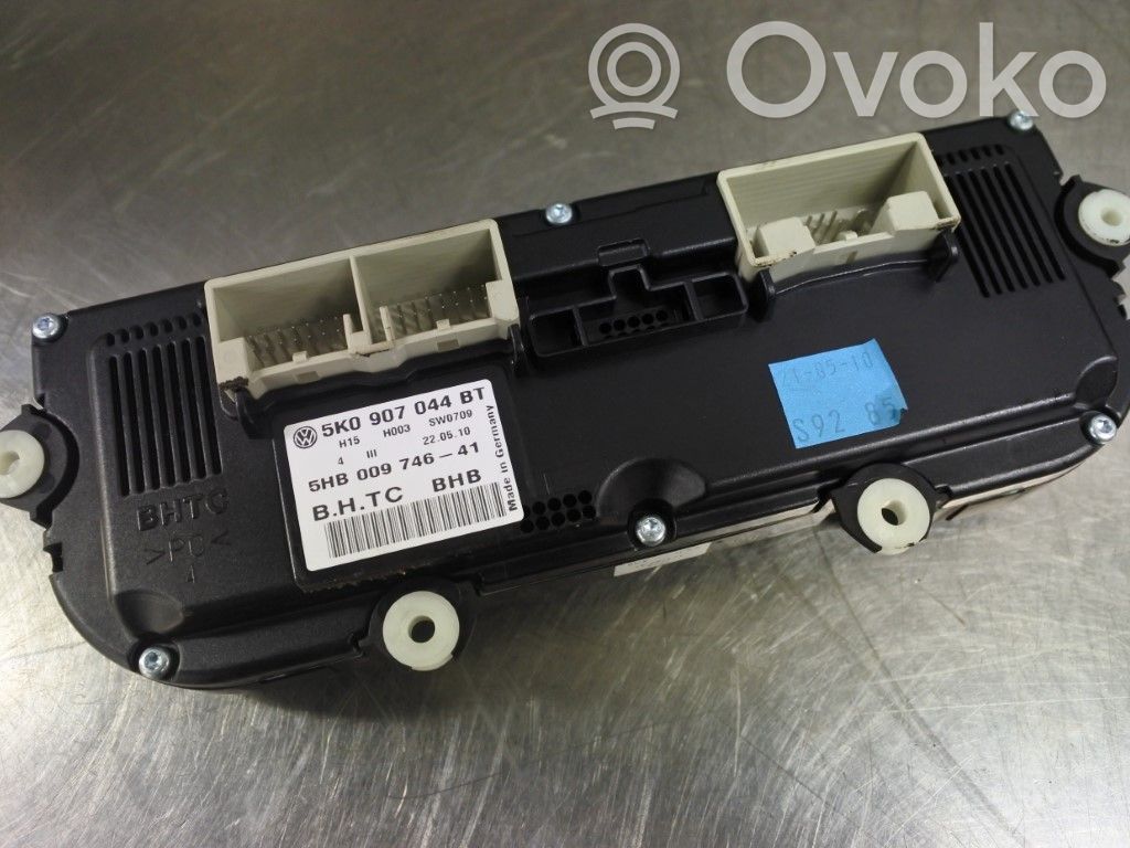 Volkswagen PASSAT CC Centralina del climatizzatore 