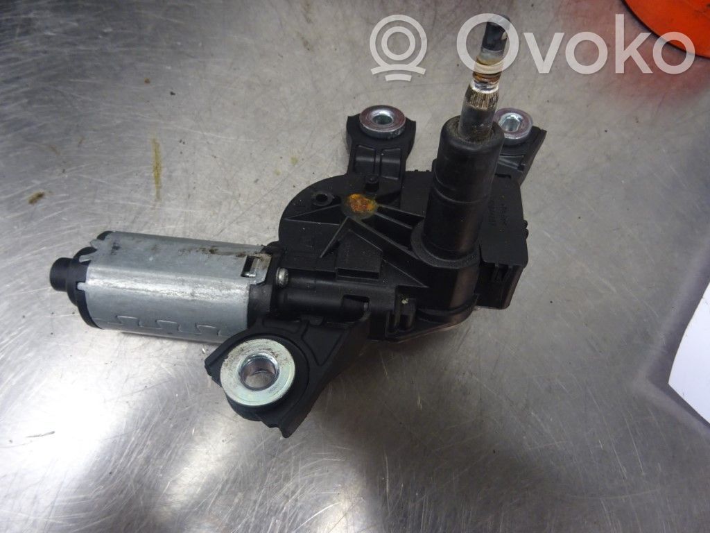 Volkswagen PASSAT B7 Motor del limpiaparabrisas trasero 