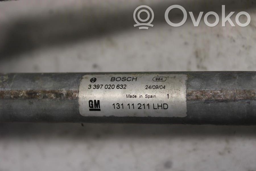 Opel Astra H Front wiper linkage 