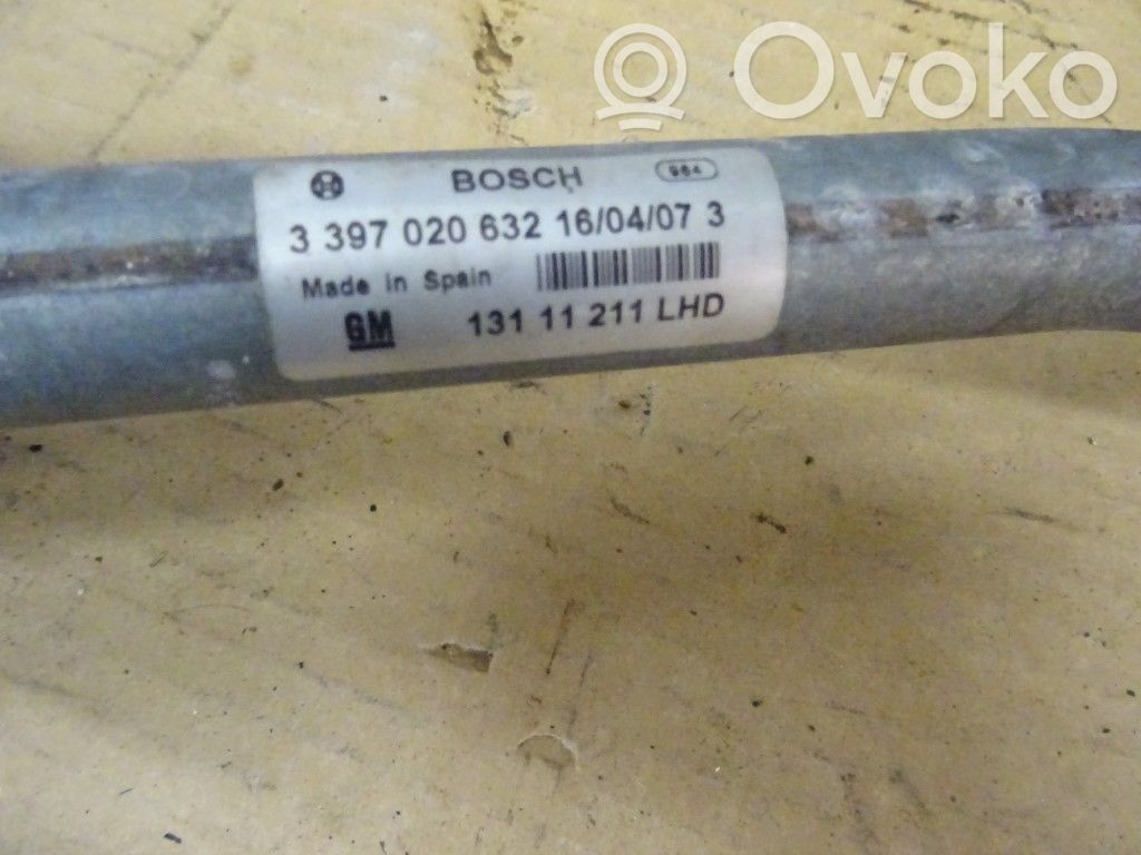 Opel Astra H Front wiper linkage 
