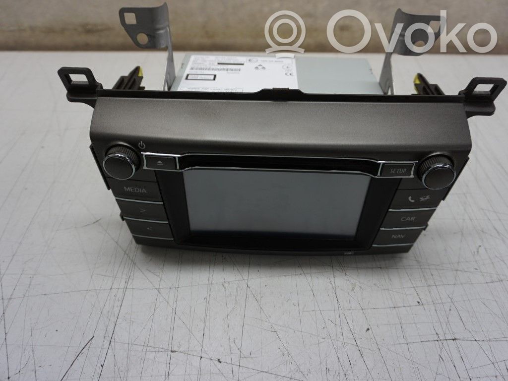 Toyota RAV 4 (XA40) Panel / Radioodtwarzacz CD/DVD/GPS 