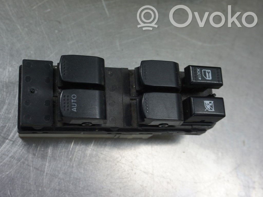 Suzuki SX4 Electric window control switch 