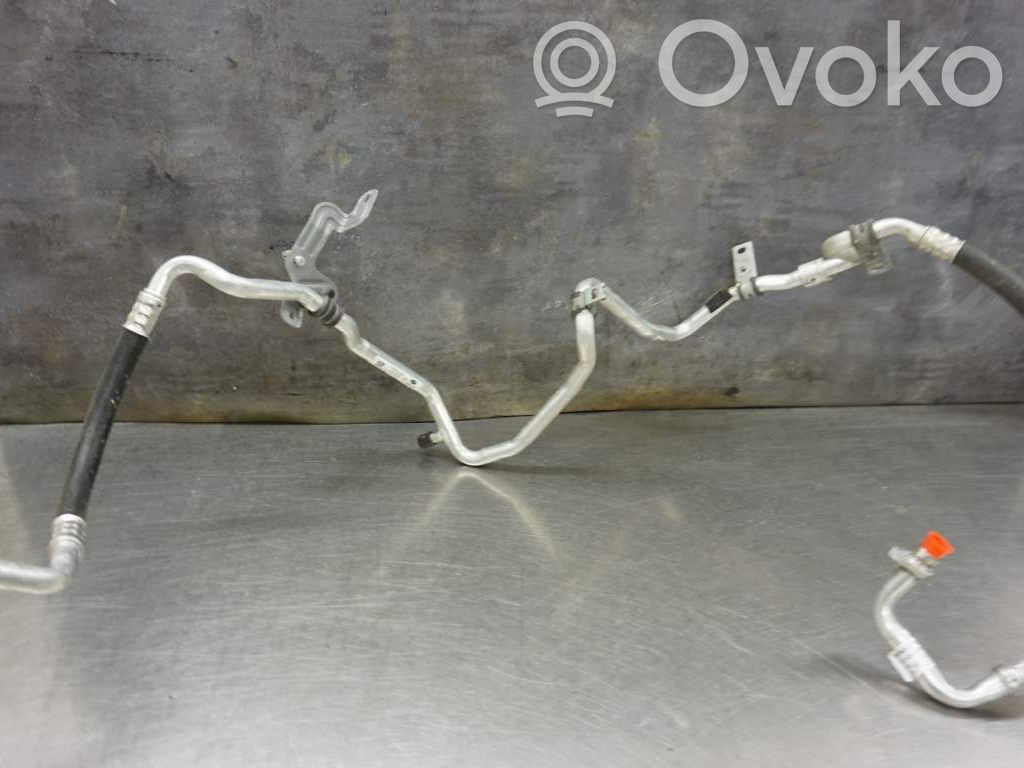 Opel Vivaro Conductă/furtun aer condiționat (A/C) 