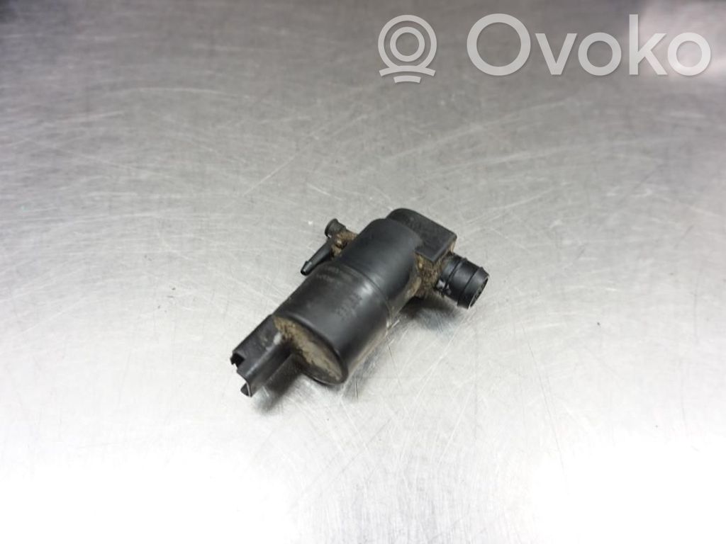 Renault Master III Windscreen/windshield washer pump 