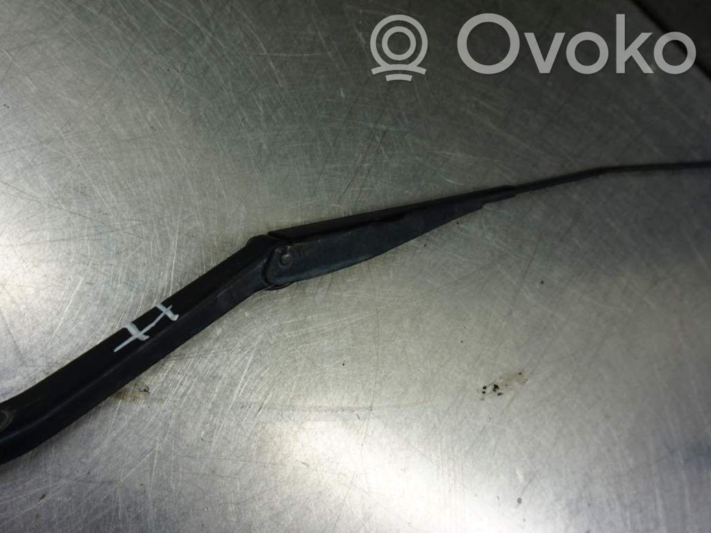 Ford Focus Front wiper blade arm 