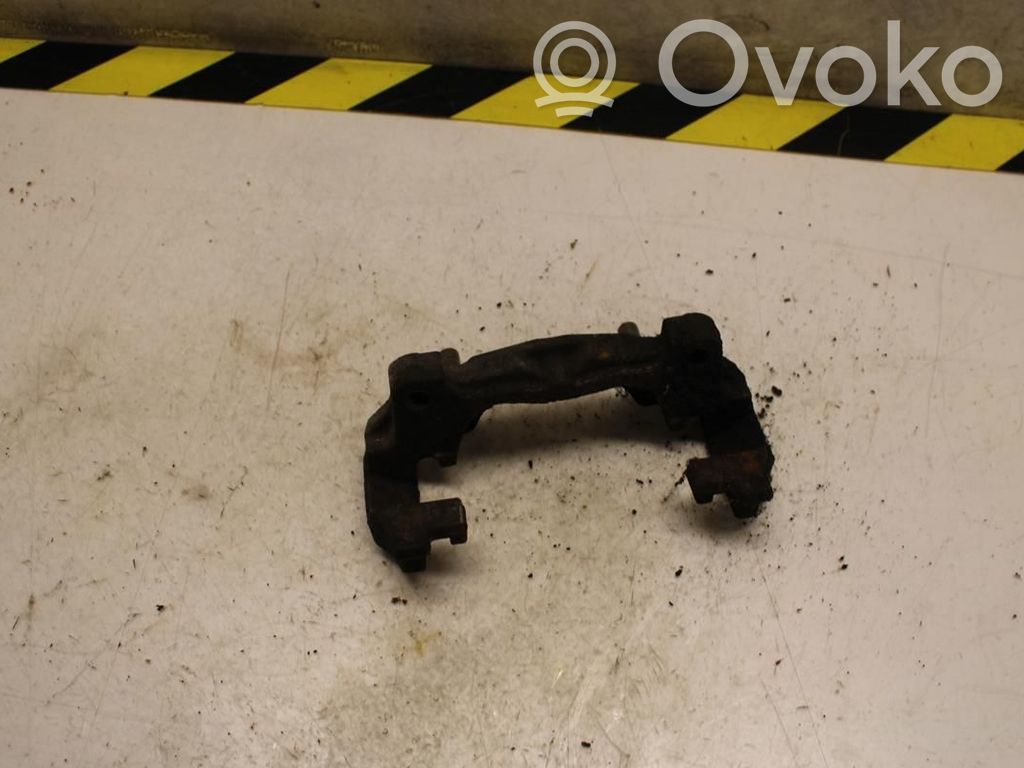 Land Rover Range Rover Evoque L538 Mocowanie przedniego zacisku hamulca 