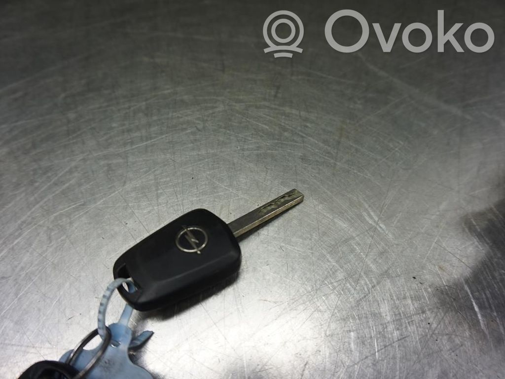 Opel Astra H Ignition key/card 