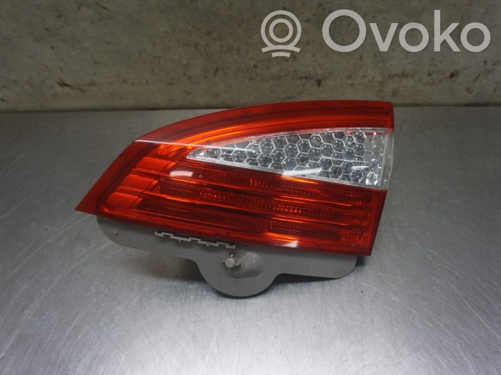 Ford Mondeo MK IV Lampy tylnej klapy bagażnika 