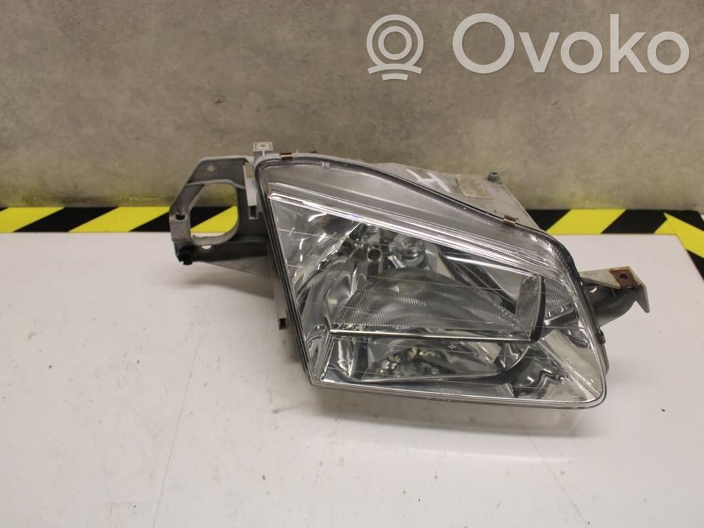 Mazda 323 Phare frontale 