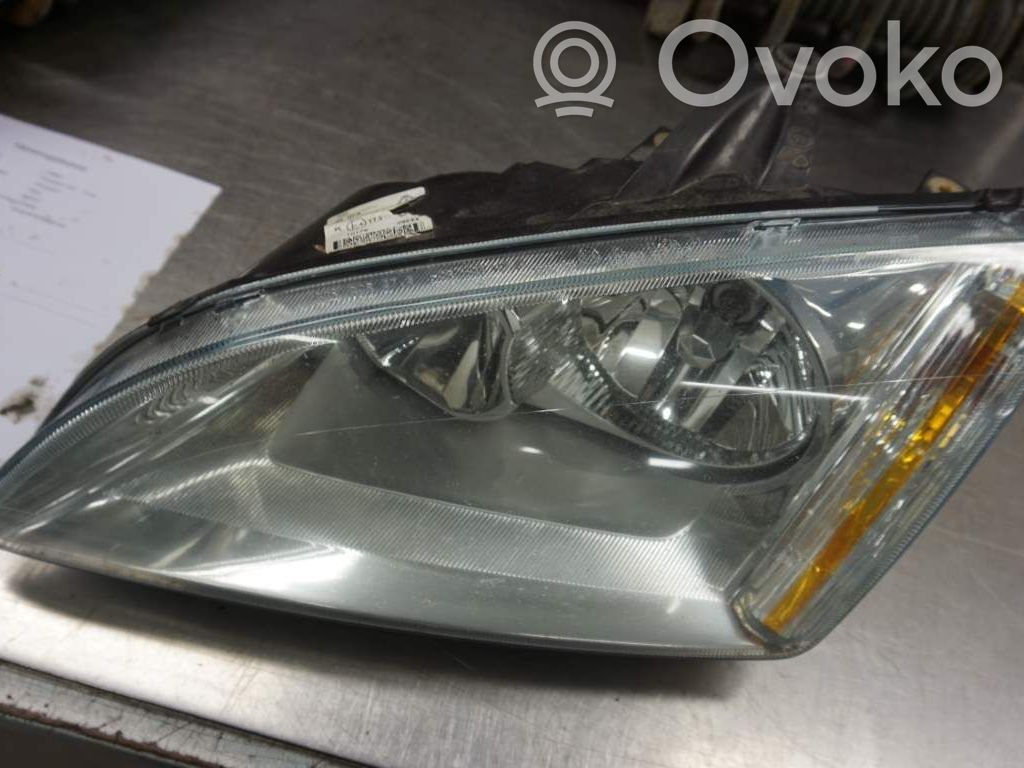Ford Focus Headlight/headlamp 