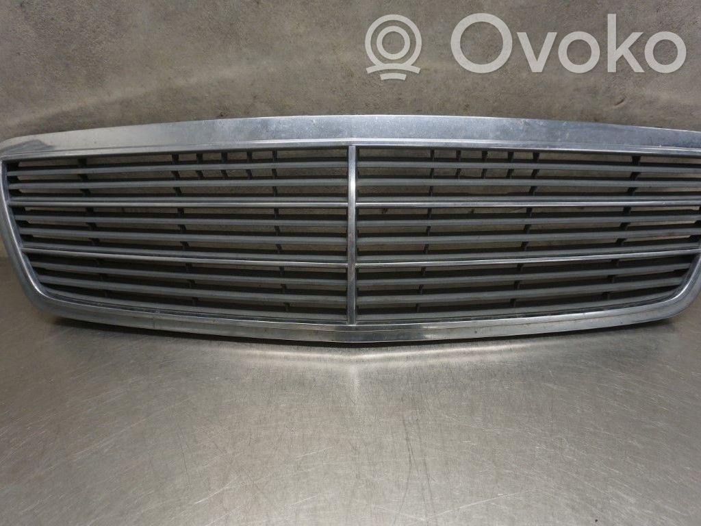Mercedes-Benz C W203 Griglia superiore del radiatore paraurti anteriore