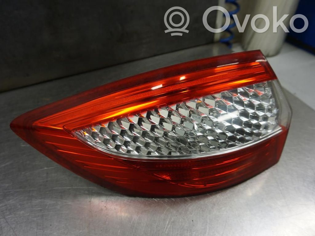 Ford Mondeo MK IV Lampa tylna 