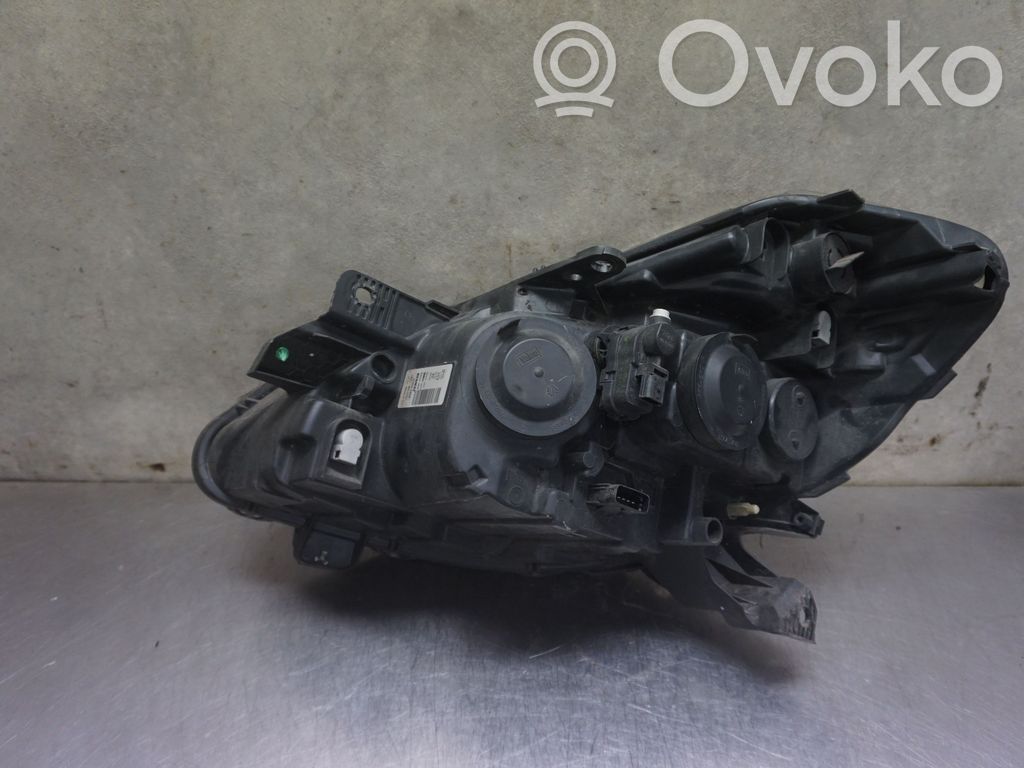 Renault Clio III Lampa przednia 