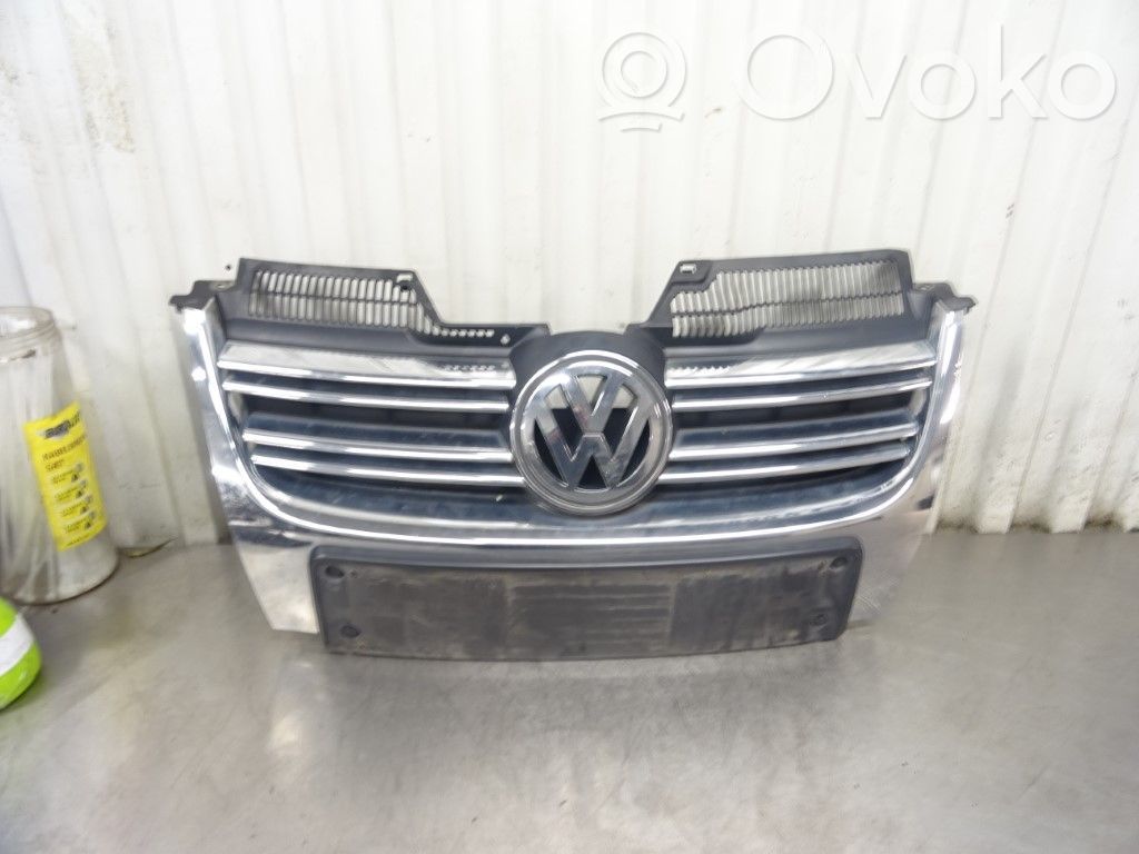 Volkswagen Golf V Etupuskurin ylempi jäähdytinsäleikkö 