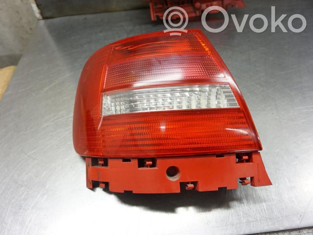Audi A4 S4 B5 8D Lampa tylna 