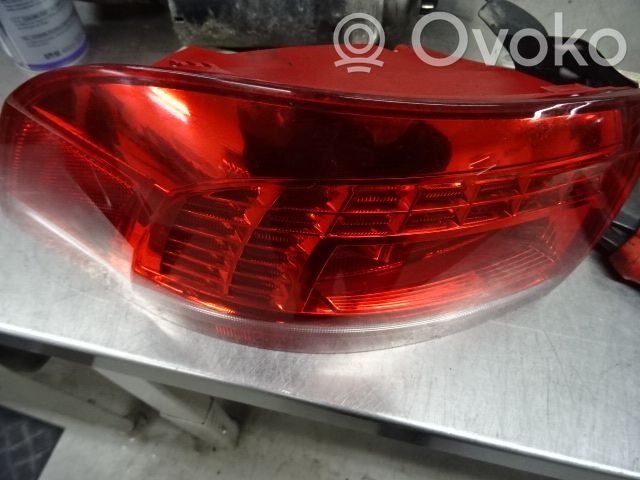 Volkswagen PASSAT B7 Lampa tylna 