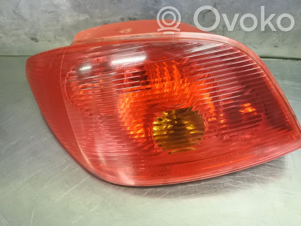 Peugeot 307 Aizmugurējais lukturis virsbūvē 