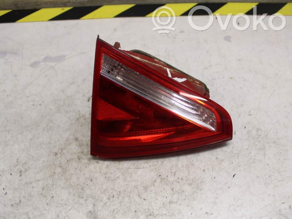 Lampy tylnej klapy bagażnika   8T0945093,158112,0038621