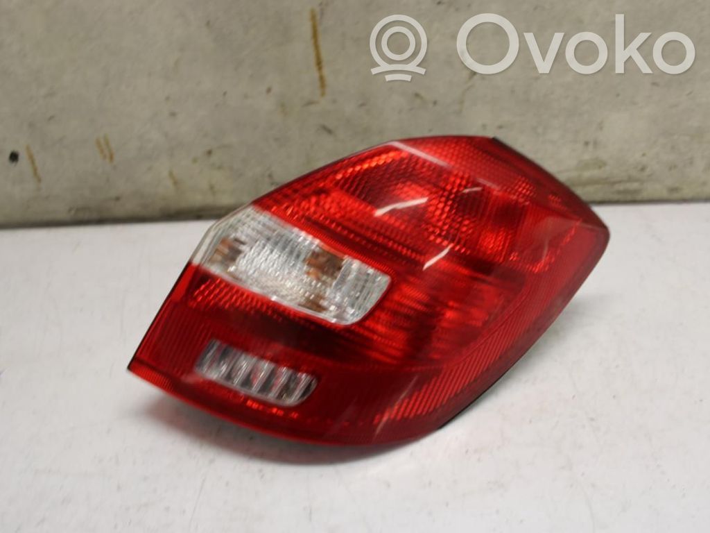 Skoda Fabia Mk2 (5J) Luz trasera/de freno 