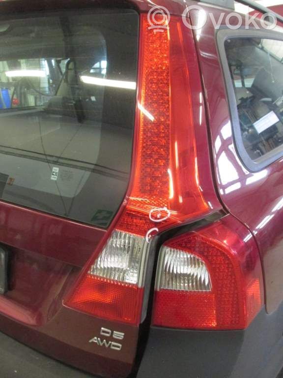Volvo XC70 Lampy tylnej klapy bagażnika 