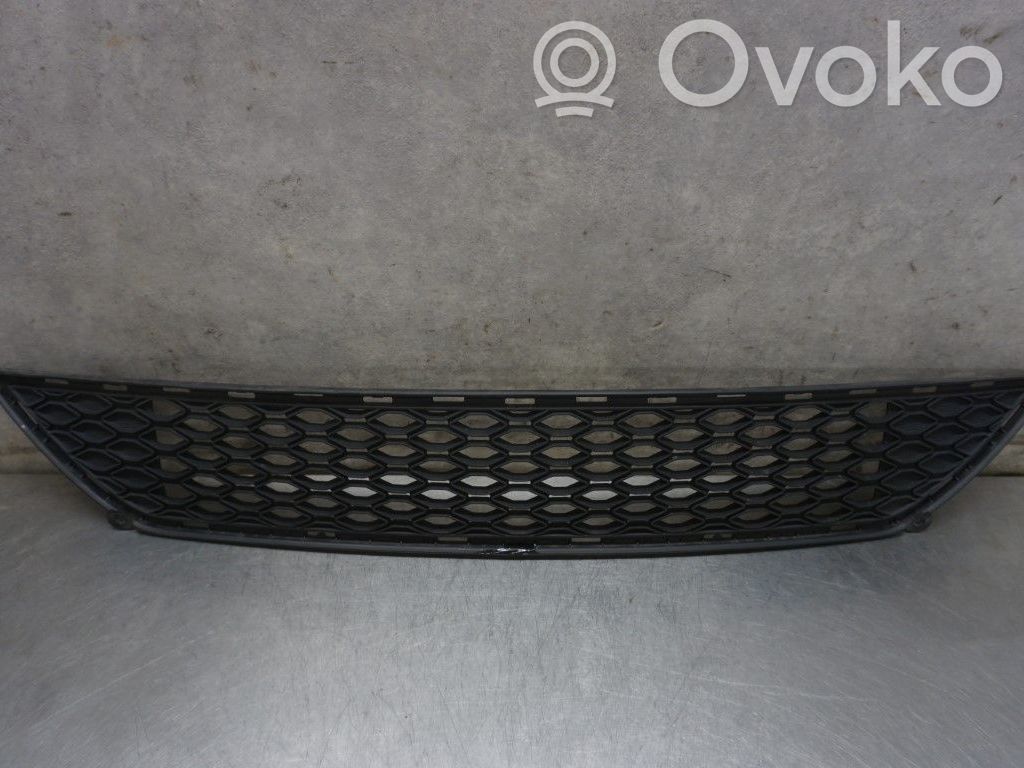 KIA Ceed Grille calandre supérieure de pare-chocs avant 