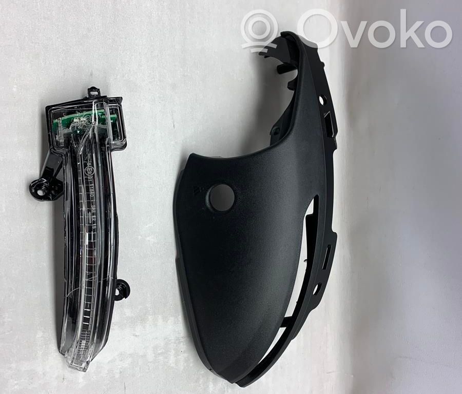 Renault Megane IV Front fender indicator light 