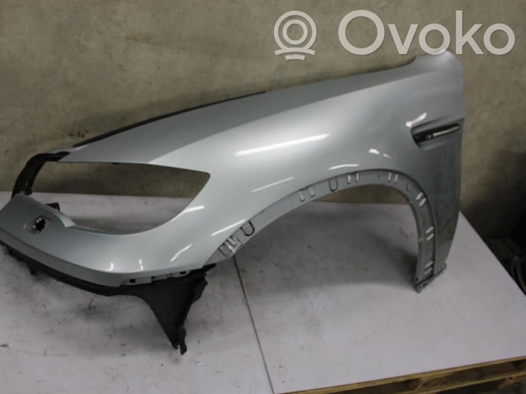 BMW X5 E70 Sparnas 