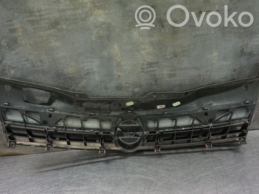 Opel Astra H Etupuskurin alempi jäähdytinsäleikkö 