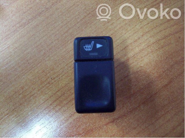 Listwa drzwi tylnych   828770664R,N052284