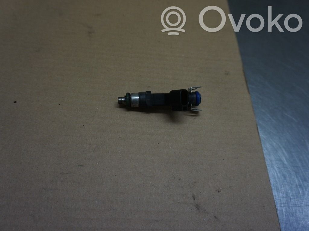 Volvo V70 Polttoainesuutin 