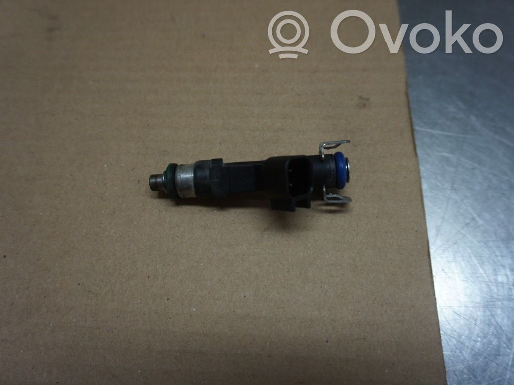 Volvo V70 Polttoainesuutin 