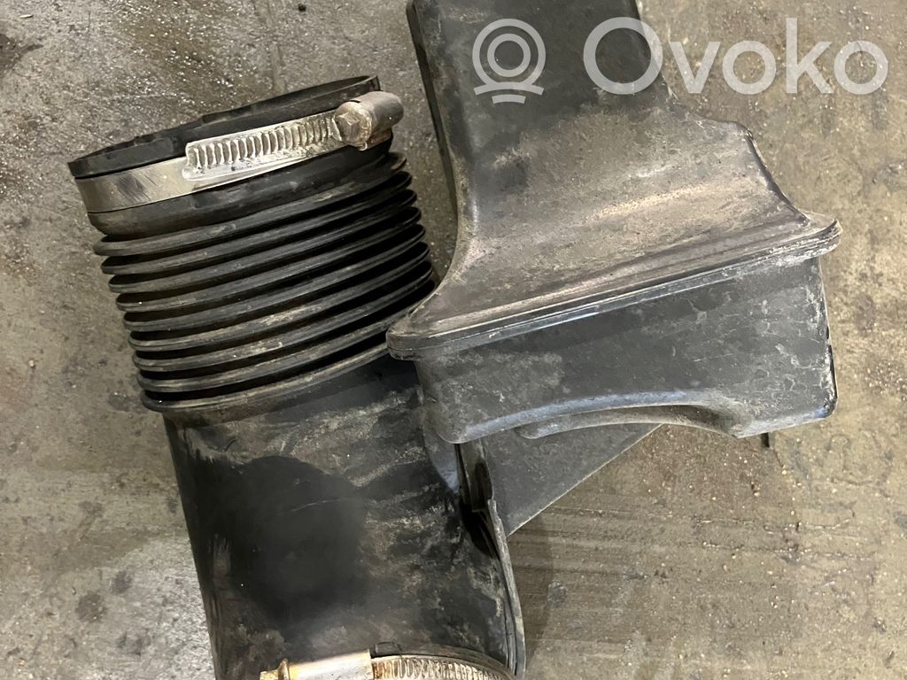 Air intake duct part   6577852